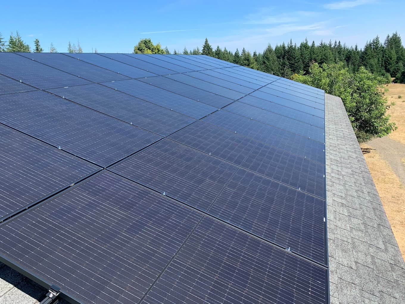 How to Clean Solar Panels in Oregon